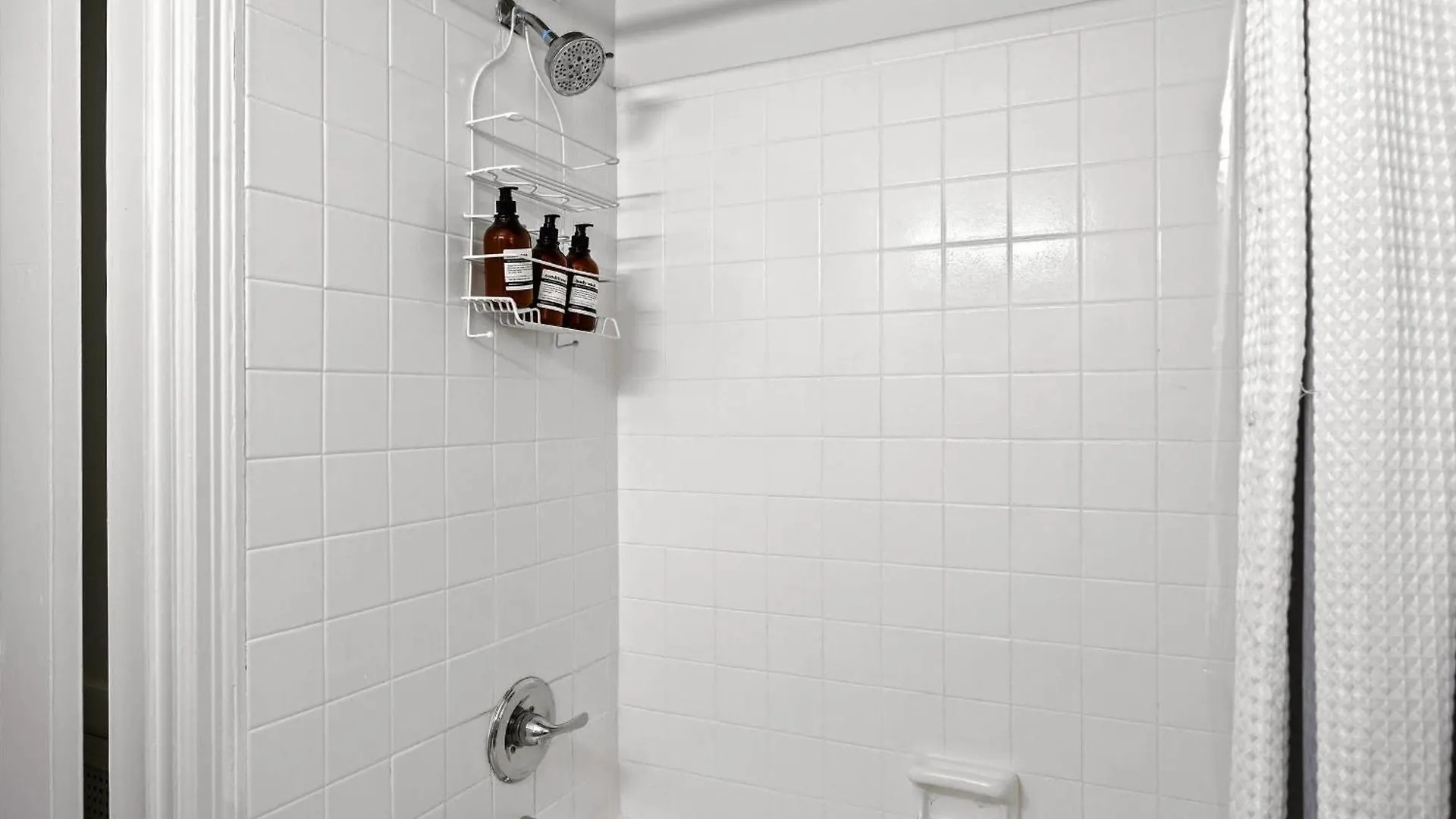 Modern Louisville Stay Free Parking Prime Location 0*,  United States