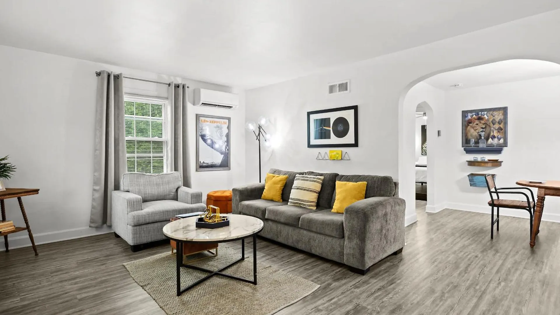 Modern Louisville Stay Free Parking Prime Location